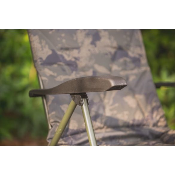 solar undercover camo recliner chair